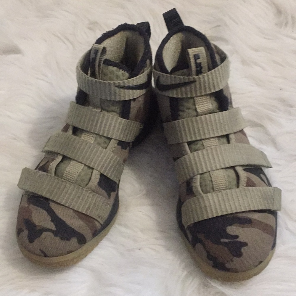 Lebron James Camo sneakers